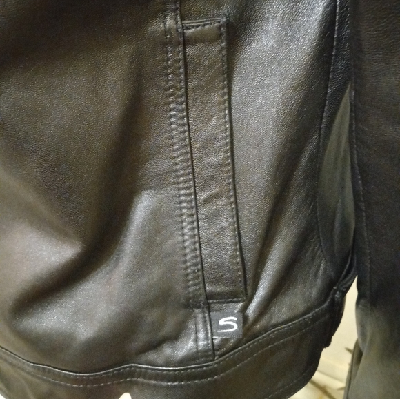 Leather Jacket - Picture 5 of 7